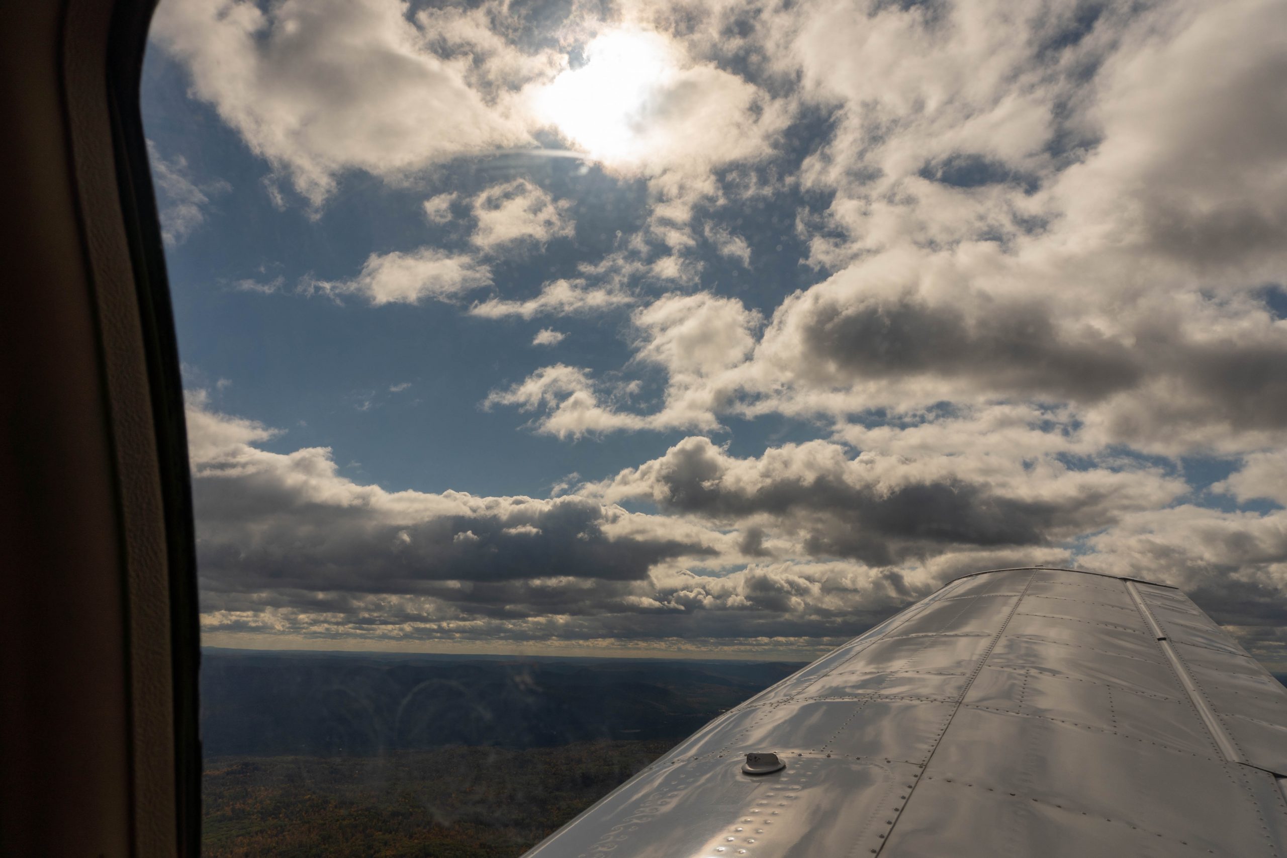 Just pretty sky views, out the right window above the right wing at the sun and clouds.